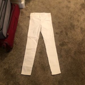 White skinny ankle jeans